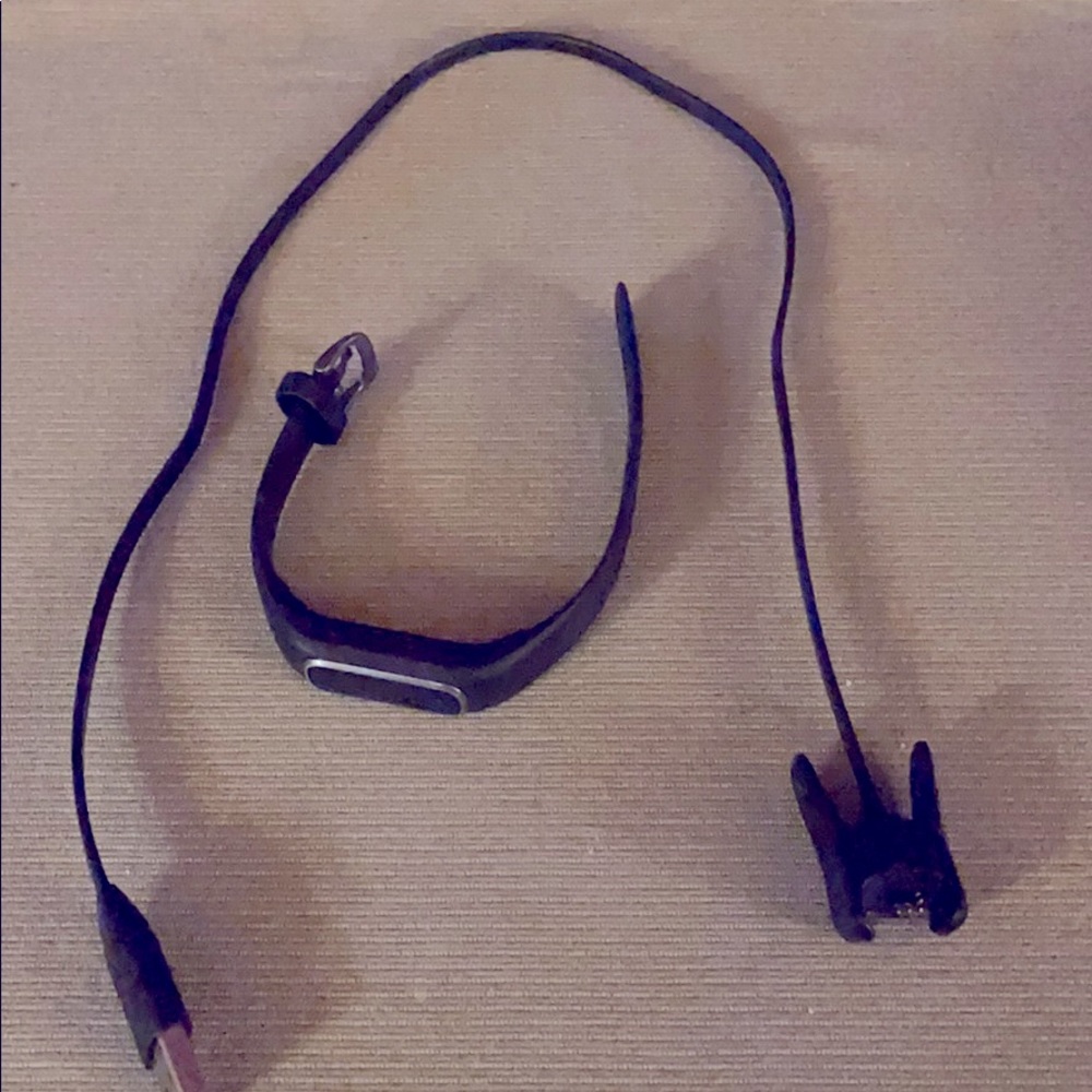 Garmin Vivosmart 4 Activity Tracker with Charger